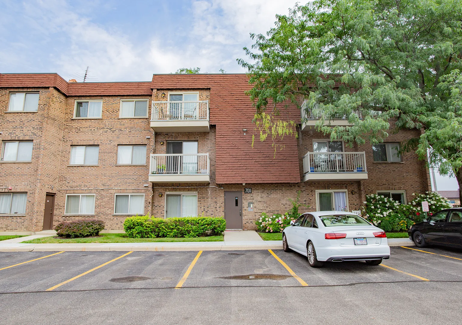 2 bed, 1200 sqft, $1,750 — Photo 3