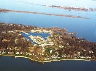 4423 Forest Gln, Marblehead, OH 43440