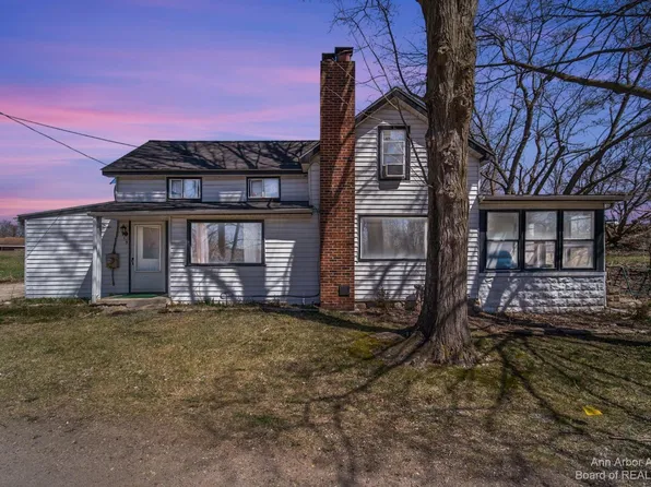 515 Clarkson St, Manchester, MI 48158