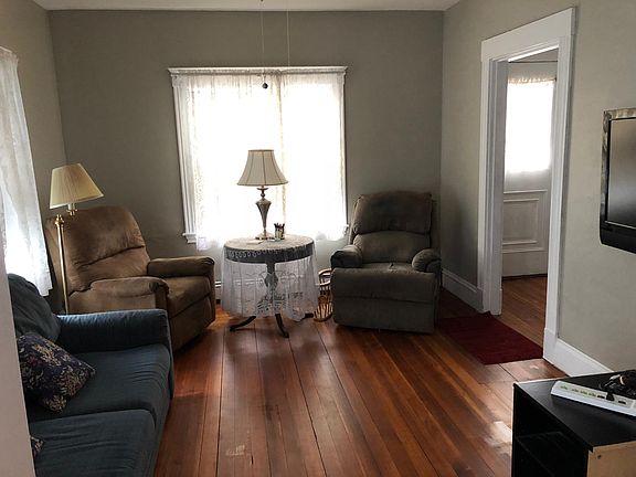 5th image of 160 Highland Ave