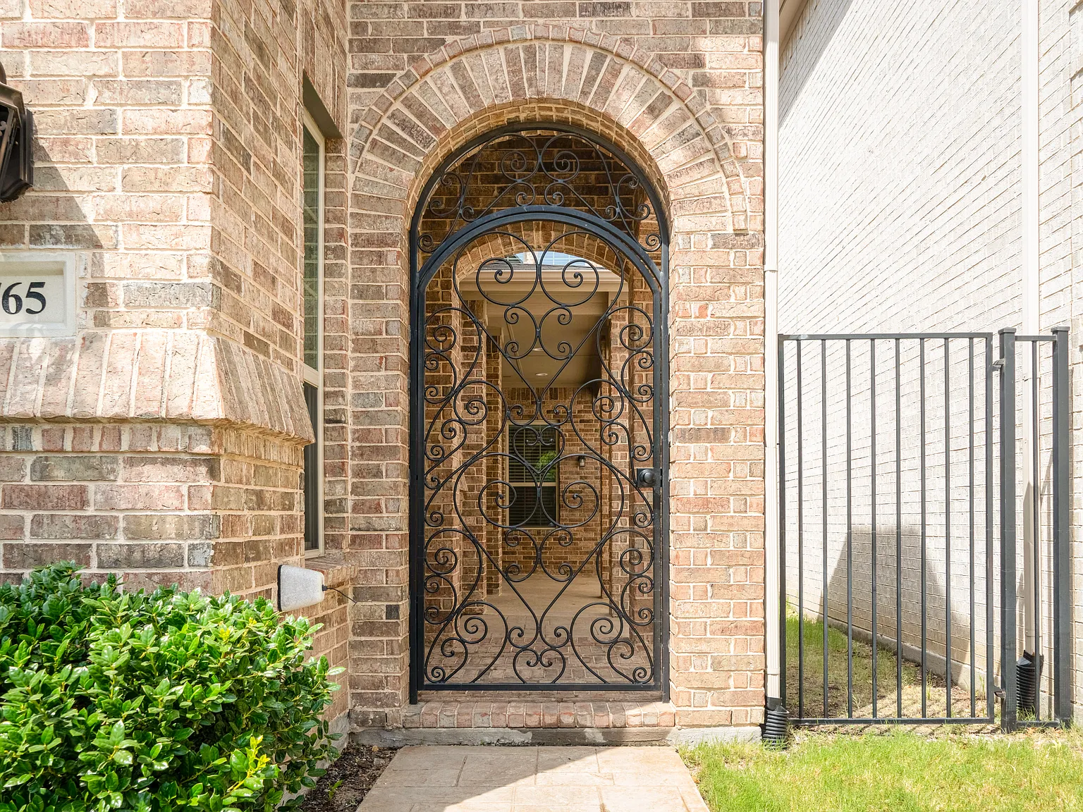4 bed, 3.5 bath, 3531 sqft, $3,600 — Photo 2