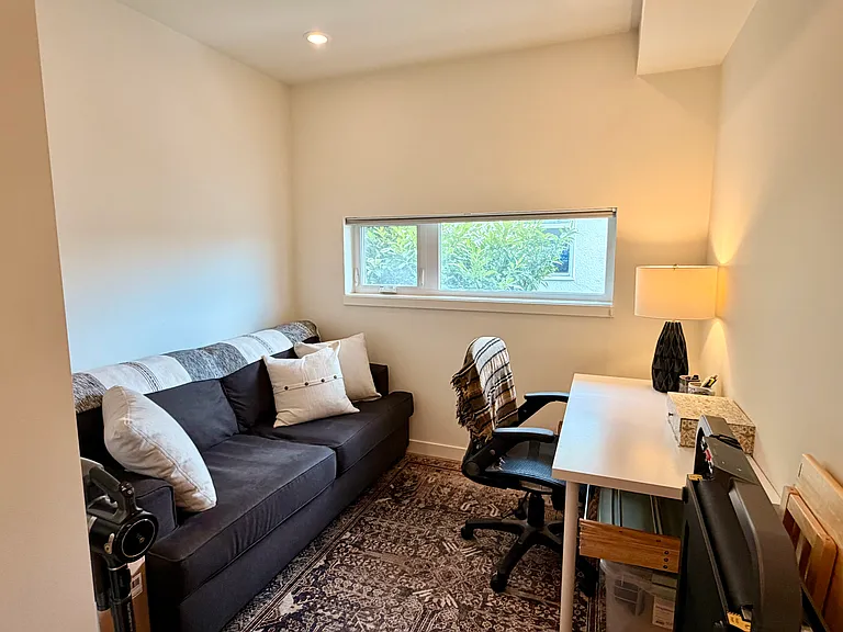 2351 Franklin Ave E #202 — Photo 24