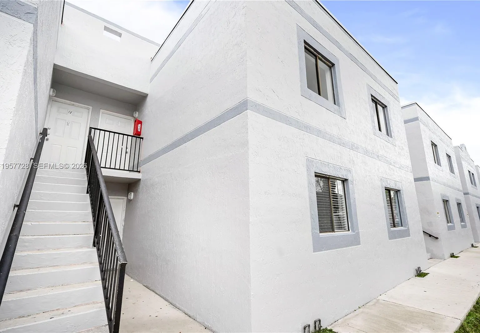 1 bed, 1.0 bath, 33812 sqft, $1,650 — Photo 1