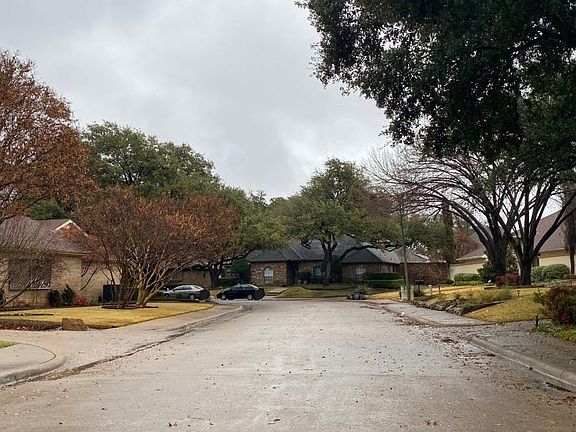 5th image of 10119 Woodlake Dr