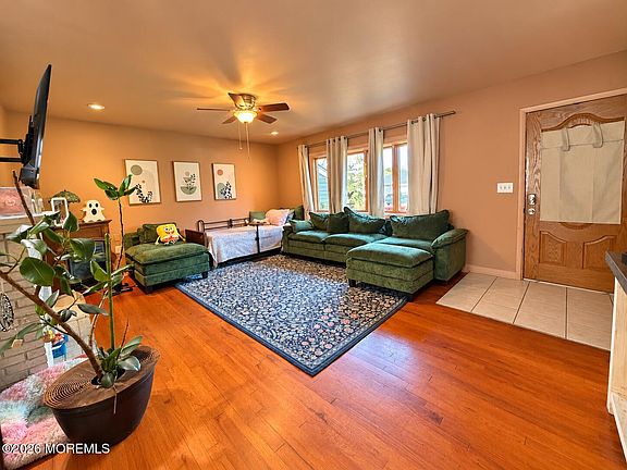 4th image of 210 Village Way