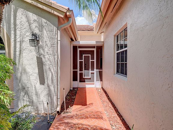 4th image of 7725 Coral Lake Drive