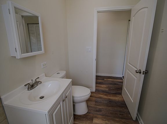 5th image of 1016 N Ridgeway Ave APT 1R