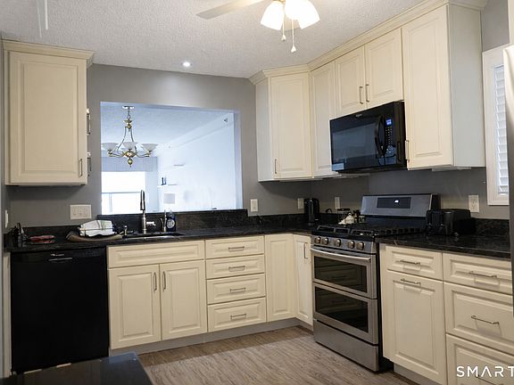 3rd image of 2 Mansfield Grove Road APT 170