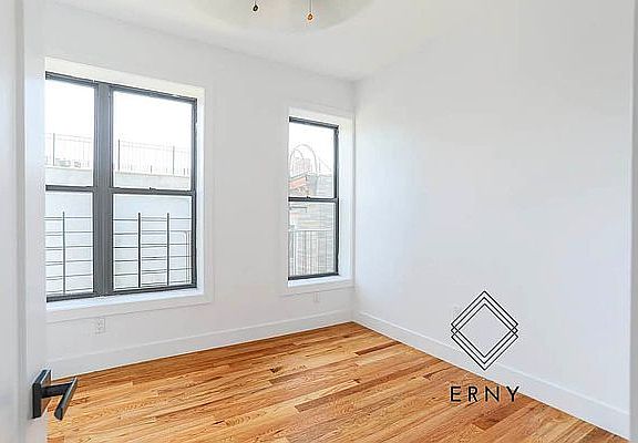 3rd image of 936 De Kalb Ave #203