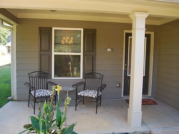 3rd image of 13 Chimney Springs Dr