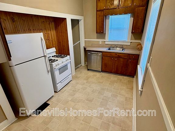 5th image of 1502 E Sycamore St