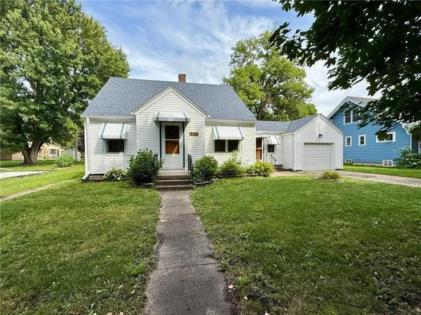 705 N Carver St, Winthrop, MN 55396