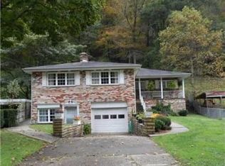 164 Burning Springs Rd, Belle, WV 25015