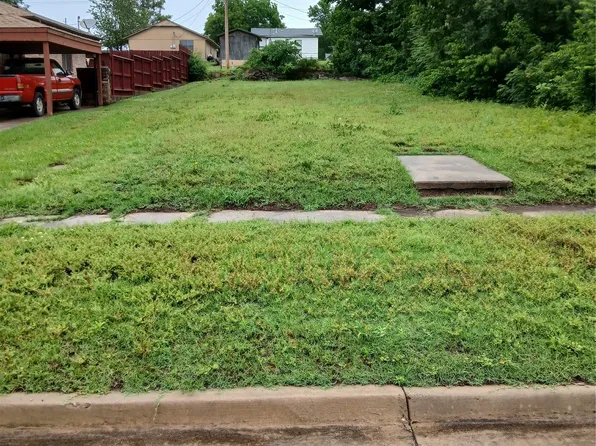 517 W 7th Ave, Bristow, OK 74010