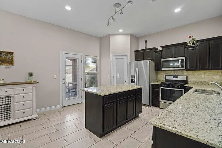 14381 Earl Chokiski Ave — Photo 7