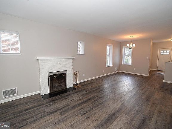 3rd image of 447 W Baltimore Ave