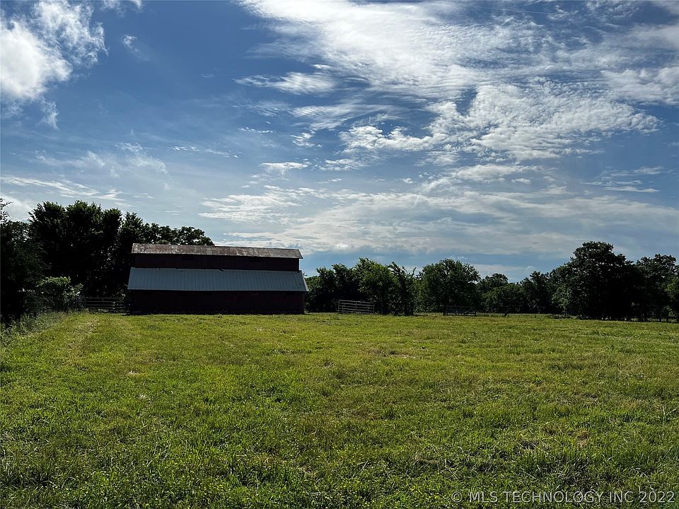2nd image of 540 East Rd