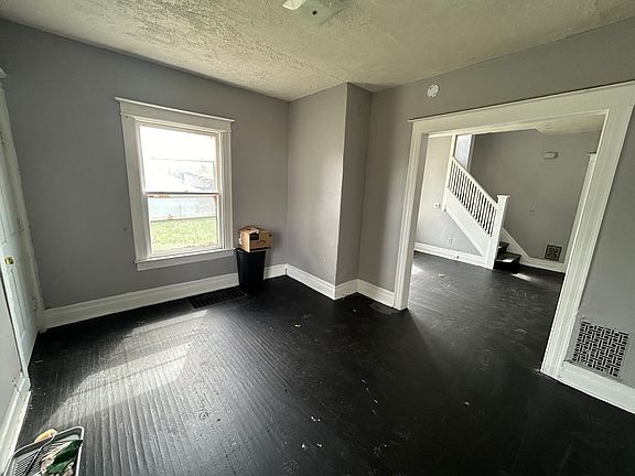 4th image of 363 Flint St #1