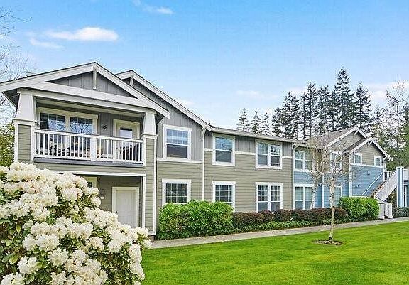 3rd image of 10619 221st Ln NE Unit 101