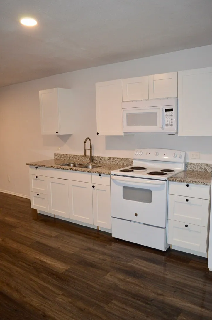416 Collingsworth - 2 — Photo 4