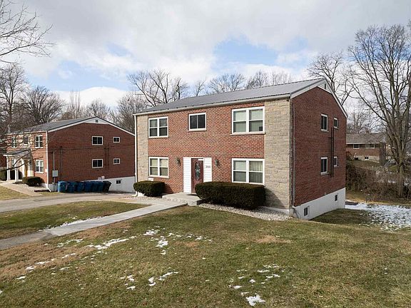 2nd image of 3164 Woodward St