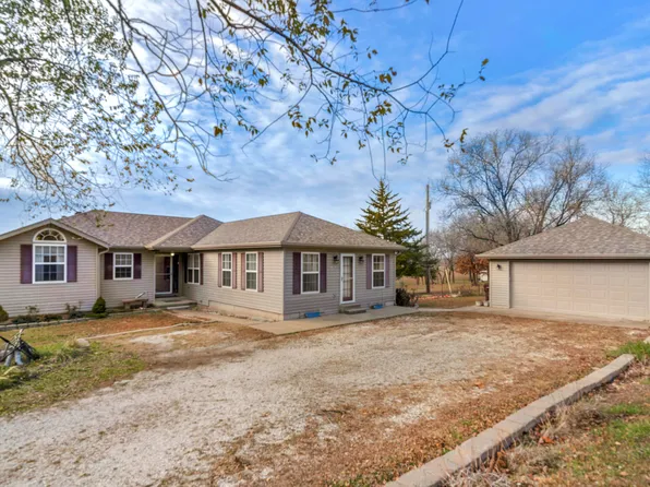 1747 Glossip Avenue, Highlandville, MO 65669