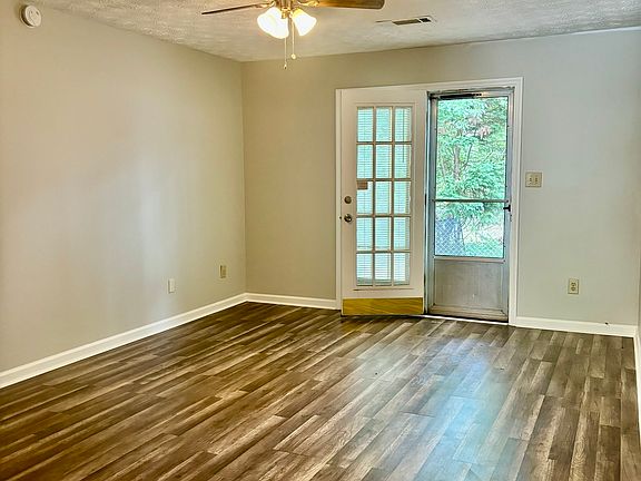 5th image of 285 Williamsburg Way