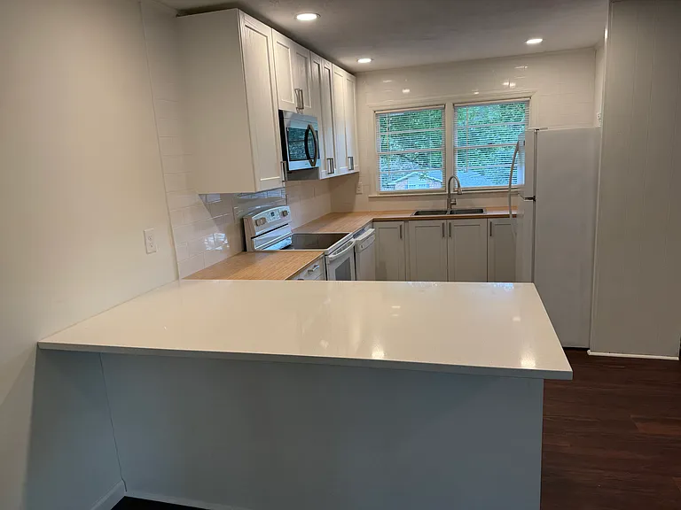 2226 Medfield Trl — Photo 3