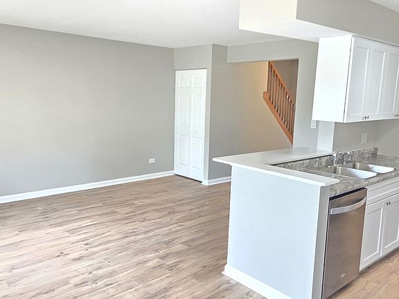 3rd image of 3403 Southport Dr #3403
