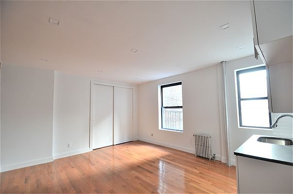 2nd image of 51 Hamilton Pl #32