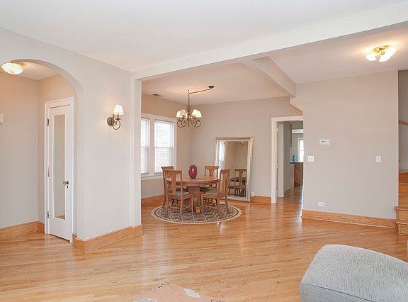 5th image of 1509 Clarence Ave