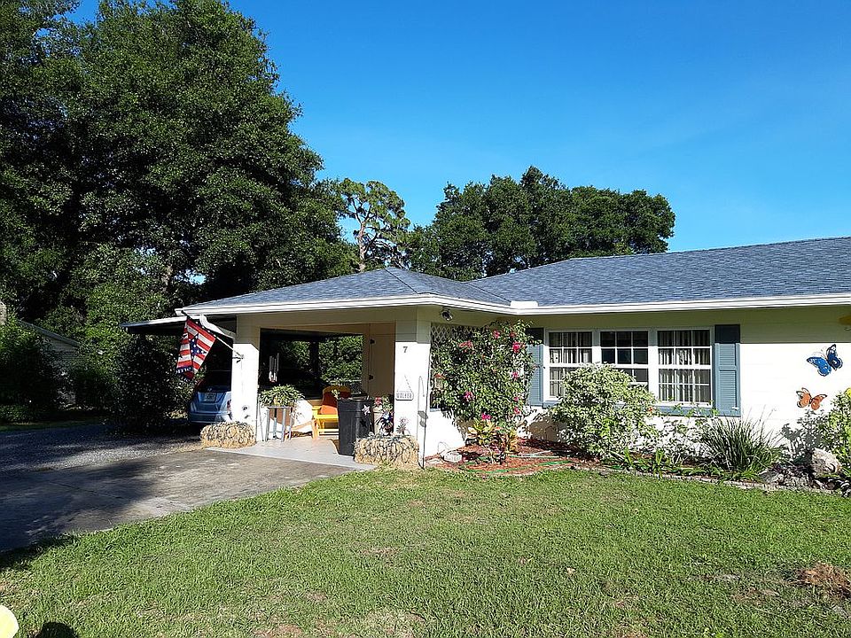 2nd image of 7 Lilac Dr