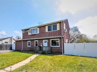218 15th St, West Babylon, NY 11704