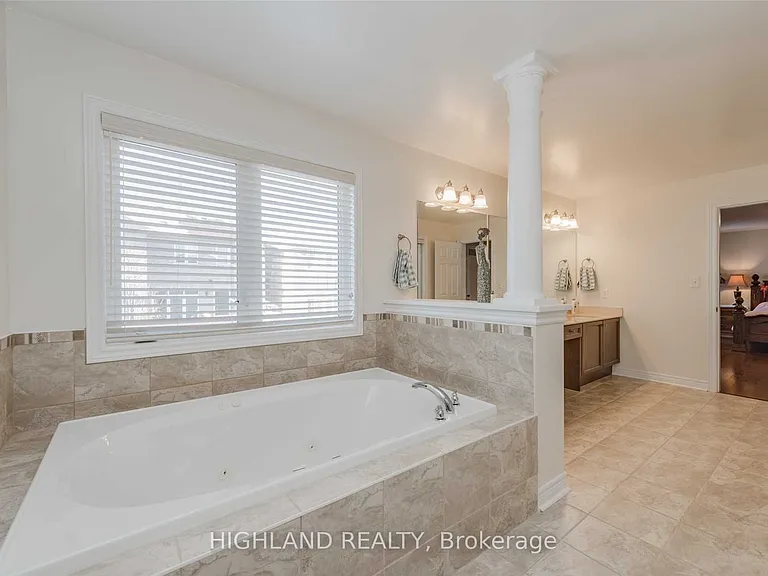 3426 Liptay Ave — Photo 18