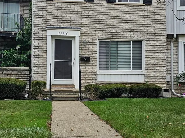 28316 Universal Dr, Warren, MI 48092
