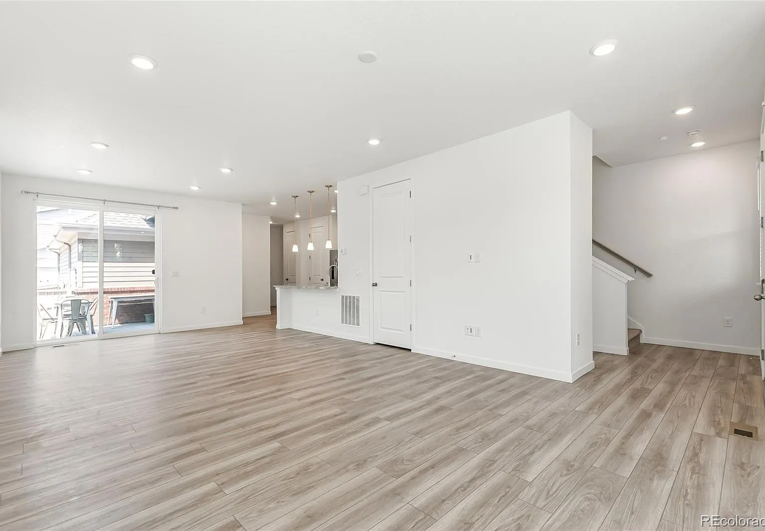 2 bed, 2.5 bath, 1504 sqft, $2,500 — Photo 4