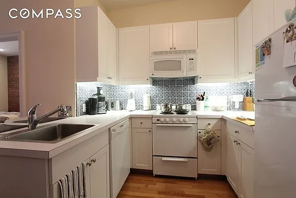 Rented by Compass | media 12