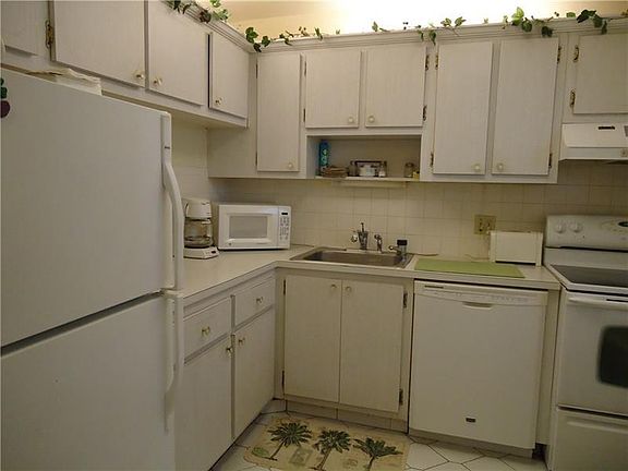 5th image of 7807 Golf Circle Dr APT 112