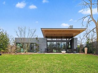 102 Mercer Dr SE, Grand Rapids, MI 49506