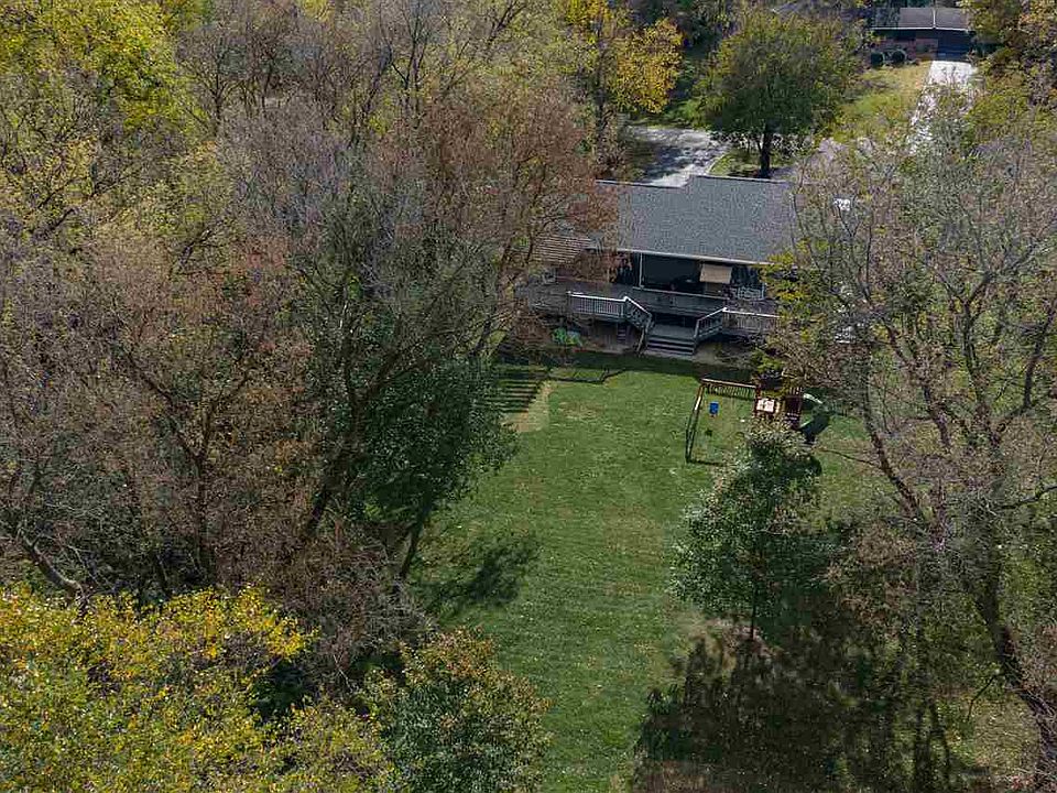 2nd image of 20 Reidwood Ln