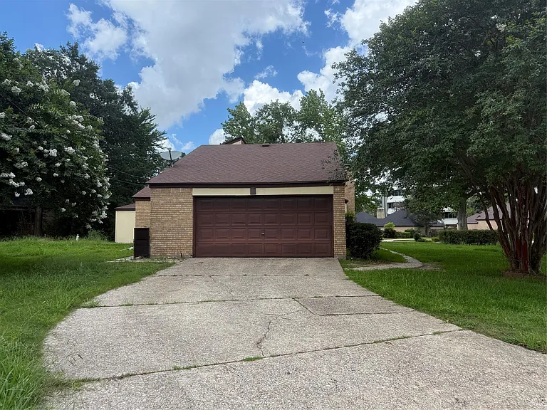 13103 Holston Hills Dr — Photo 35