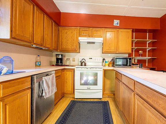 5th image of 204 Union Street