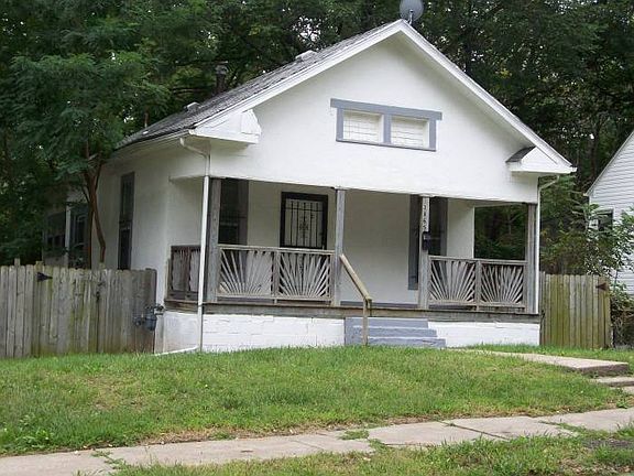 3rd image of 3865 E 60th St
