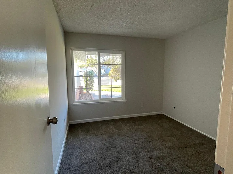 3450 Santa Cruz Dr — Photo 3