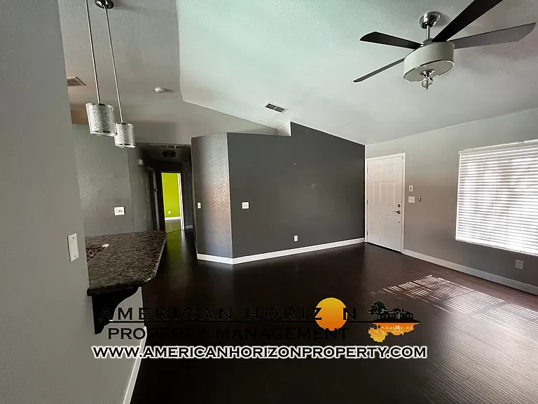 204 Epworth Ct — Photo 6