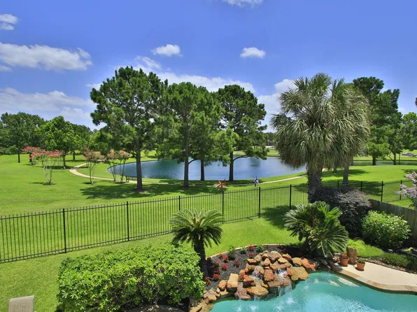 17331 Fairgrove Park Dr, Houston, TX 77095