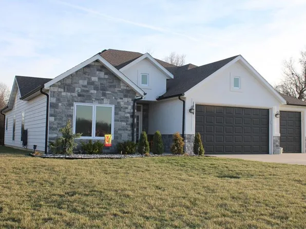 1814 Silverback Way, Pittsburg, KS 66762