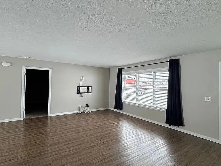 5085 Liberty Dr — Photo 8