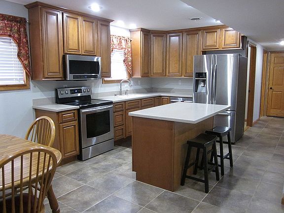 2nd image of 37 Kellwood Dr