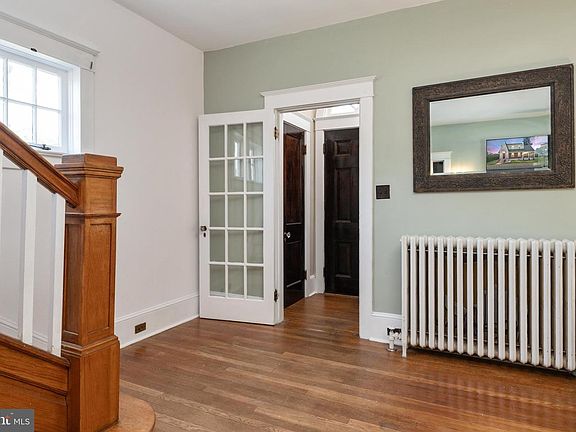 4th image of 104 Walnut St